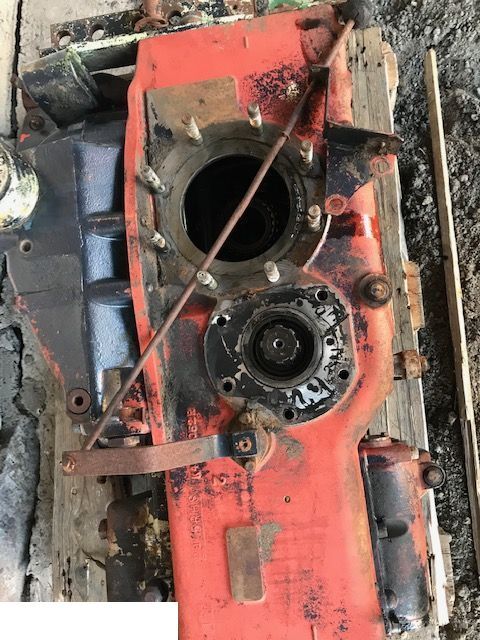 Deutz fahr intrac 2004 - Most Tylny - Essieu arrière pour Machine agricole: photos 2 Deutz fahr intrac 2004 - Most Tylny - Essieu arrière pour Machine agricole: photos 2