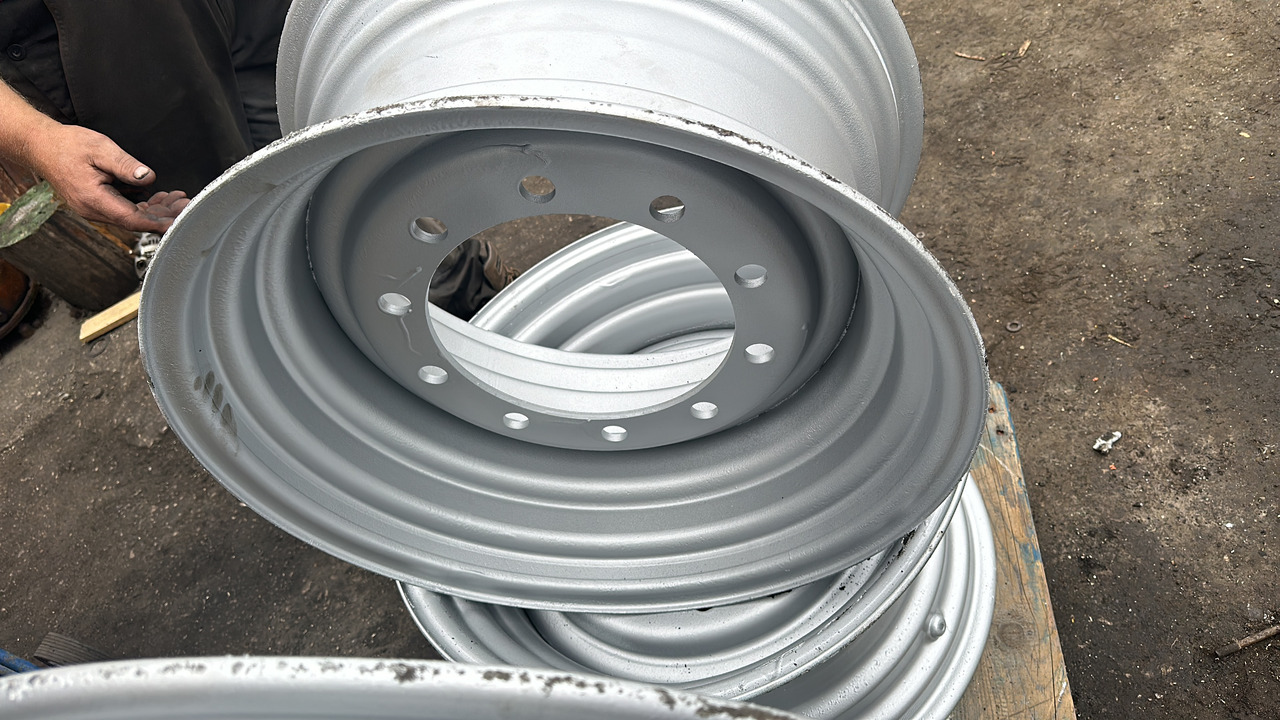 Felga 24 cale 10 szpilek 13 x 24 , DW13x24 - Jante pour Machine agricole: photos 4 Felga 24 cale 10 szpilek 13 x 24 , DW13x24 - Jante pour Machine agricole: photos 4