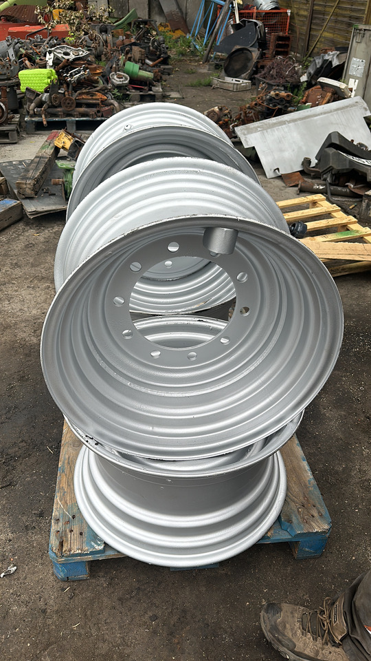 Felga 24 cale 10 szpilek 13 x 24 , DW13x24 - Jante pour Machine agricole: photos 2 Felga 24 cale 10 szpilek 13 x 24 , DW13x24 - Jante pour Machine agricole: photos 2