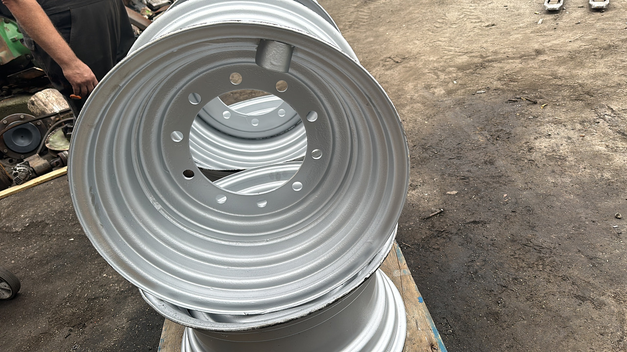 Felga 24 cale 10 szpilek 13 x 24 , DW13x24 - Jante pour Machine agricole: photos 3 Felga 24 cale 10 szpilek 13 x 24 , DW13x24 - Jante pour Machine agricole: photos 3