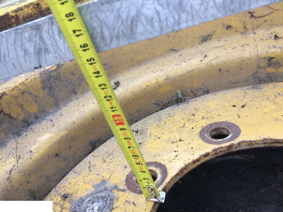 Felgi Cat Caterpillar 12x25 - Jante pour Engins de chantier: photos 2 Felgi Cat Caterpillar 12x25 - Jante pour Engins de chantier: photos 2