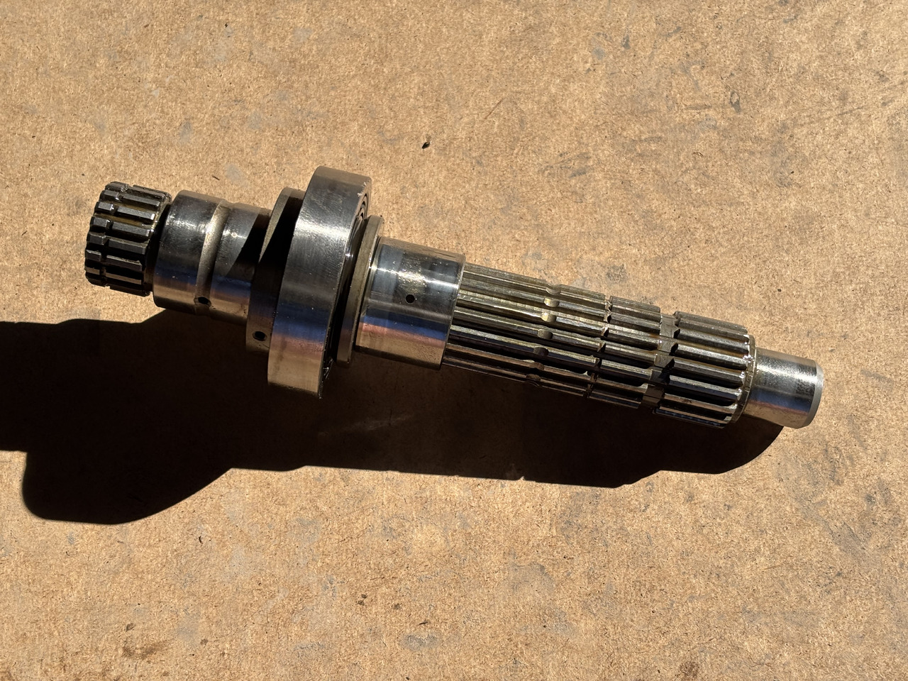 Fendt 307 308 309 310 311 312 Wałek Zębaty 205116080060 - Transmission pour Machine agricole: photos 1 Fendt 307 308 309 310 311 312 Wałek Zębaty 205116080060 - Transmission pour Machine agricole: photos 1