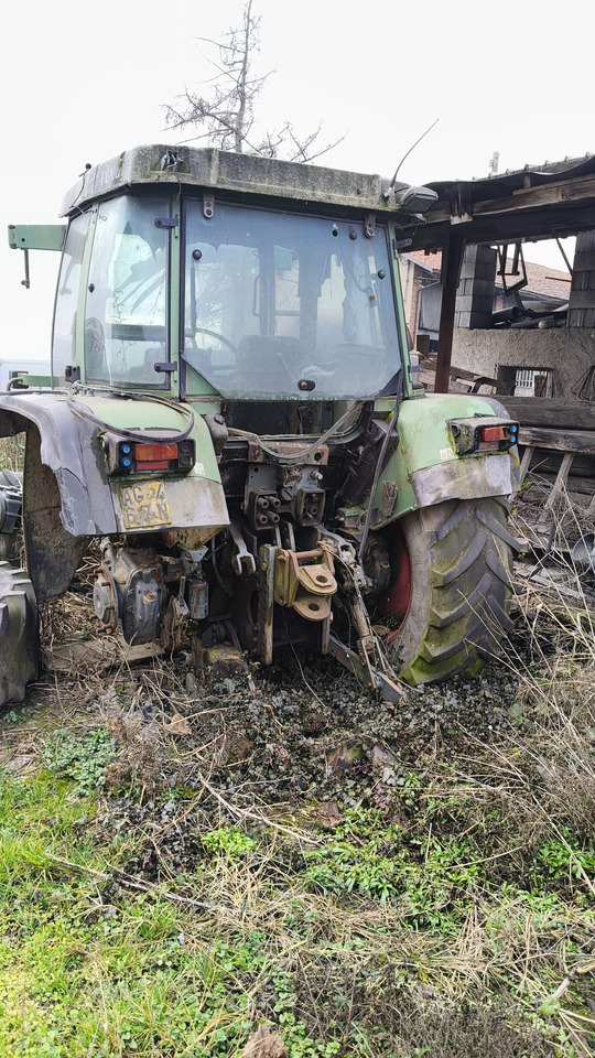 Fendt 309 - na części - kabina drzwi szyba maska grill - Portière et pièces pour Machine agricole: photos 1 Fendt 309 - na części - kabina drzwi szyba maska grill - Portière et pièces pour Machine agricole: photos 1
