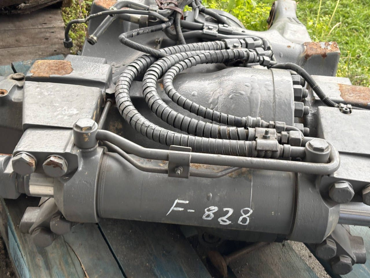 Fendt 828 Obudowa Łączona Osi 755/137 F835300020260 F835300020250 - Essieu et pièces pour Machine agricole: photos 3 Fendt 828 Obudowa Łączona Osi 755/137 F835300020260 F835300020250 - Essieu et pièces pour Machine agricole: photos 3