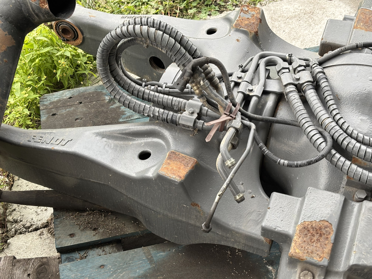 Fendt 828 Obudowa Osi Łuk Osi 755/137 F835300020180 F835300020160 E835300020012 - Essieu arrière pour Machine agricole: photos 5 Fendt 828 Obudowa Osi Łuk Osi 755/137 F835300020180 F835300020160 E835300020012 - Essieu arrière pour Machine agricole: photos 5