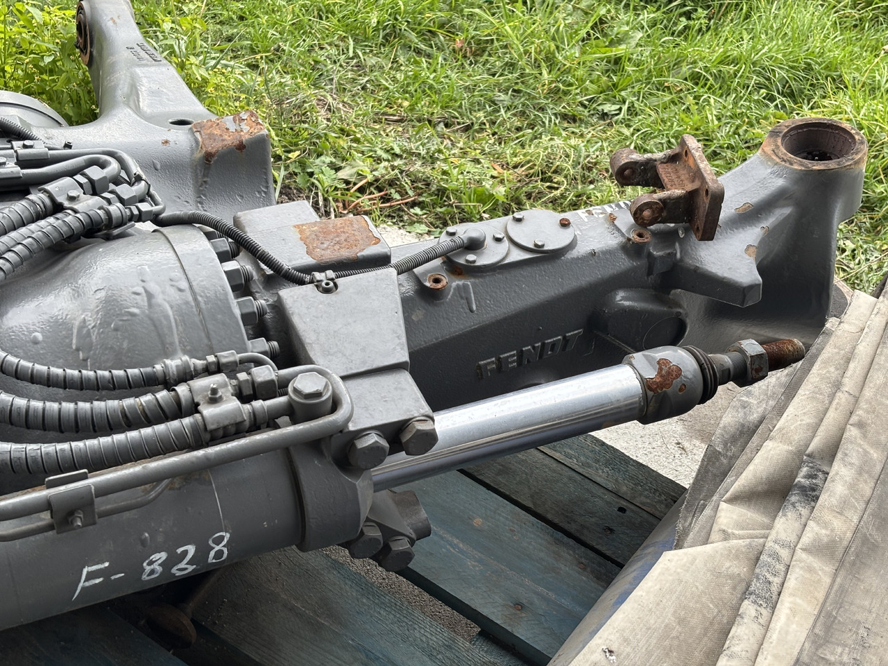 Fendt 828 Obudowa Osi Łuk Osi 755/137 F835300020180 F835300020160 E835300020012 - Essieu arrière pour Machine agricole: photos 2 Fendt 828 Obudowa Osi Łuk Osi 755/137 F835300020180 F835300020160 E835300020012 - Essieu arrière pour Machine agricole: photos 2