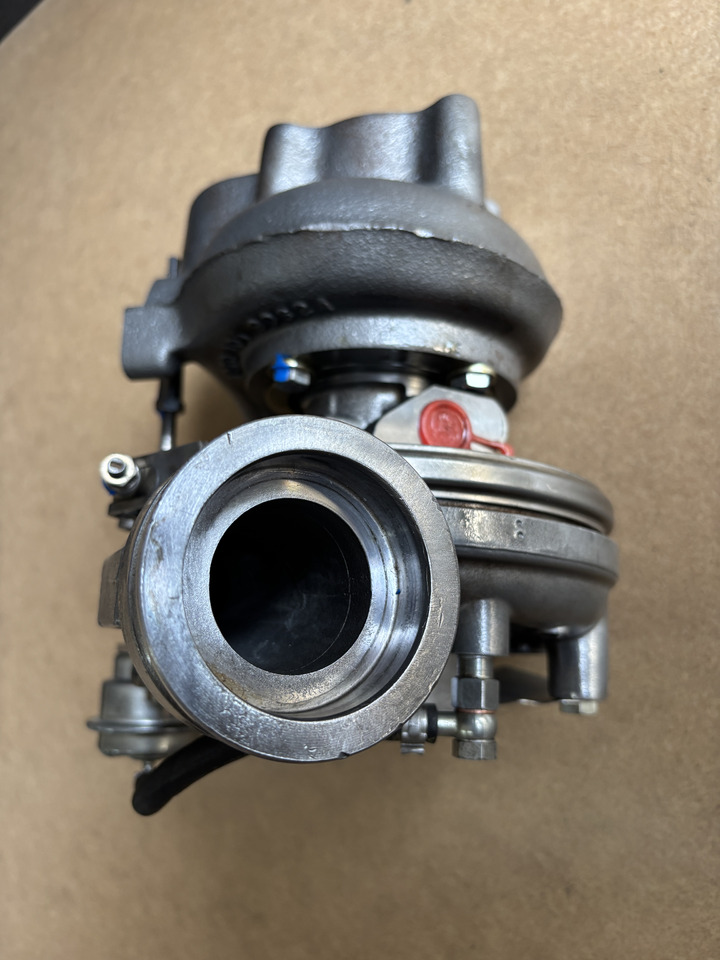 Fendt 924 930 934 936 Vario - turbosprężarka F934201090040 - Turbocompresseur: photos 4 Fendt 924 930 934 936 Vario - turbosprężarka F934201090040 - Turbocompresseur: photos 4