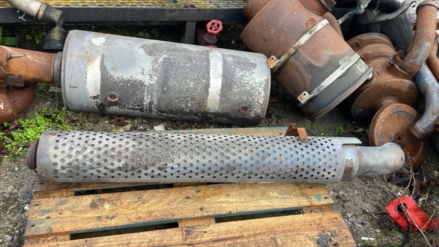 Fendt 927 930 936 Com3 tłumik komin wydech - Silencieux pour Machine agricole: photos 1 Fendt 927 930 936 Com3 tłumik komin wydech - Silencieux pour Machine agricole: photos 1