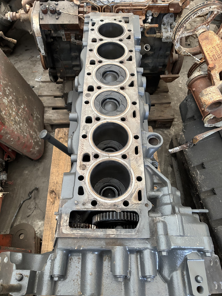 Fendt 936 Gen 7 Silnik D1556LE523 Wał Korbowy Korbowód H218PF150094A H218PF150099A CZĘŚCI - Vilebrequin pour Machine agricole: photos 2 Fendt 936 Gen 7 Silnik D1556LE523 Wał Korbowy Korbowód H218PF150094A H218PF150099A CZĘŚCI - Vilebrequin pour Machine agricole: photos 2