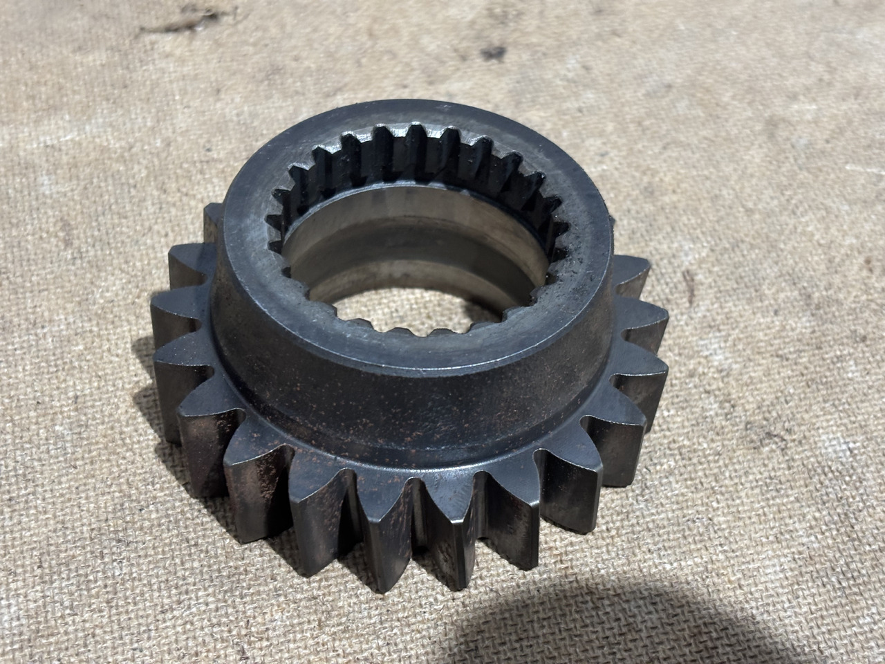 Fendt AGCO 920 924 926 930 Skrzynia Biegów Tryb Koło Zębate Zębatka CZĘŚĆI M934100082040 - Boîte de vitesse pour Machine agricole: photos 2 Fendt AGCO 920 924 926 930 Skrzynia Biegów Tryb Koło Zębate Zębatka CZĘŚĆI M934100082040 - Boîte de vitesse pour Machine agricole: photos 2