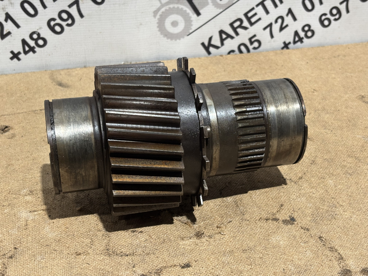 Fendt AGCO 920 924 926 930 Skrzynia Biegów Wał Wałek Tryb CZĘŚĆI M934100082040 - Boîte de vitesse pour Machine agricole: photos 1 Fendt AGCO 920 924 926 930 Skrzynia Biegów Wał Wałek Tryb CZĘŚĆI M934100082040 - Boîte de vitesse pour Machine agricole: photos 1