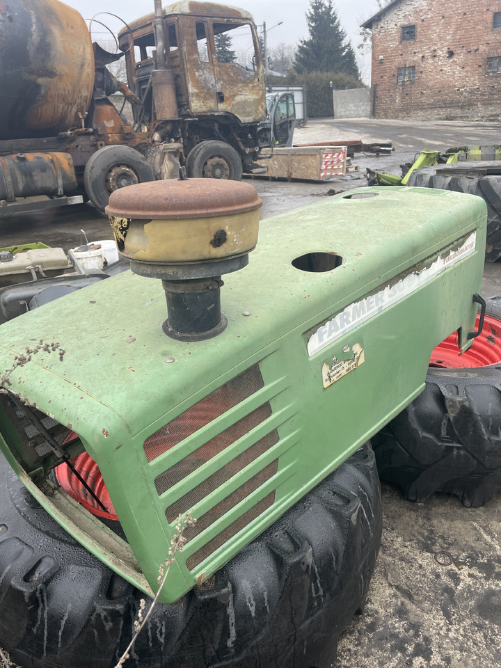 Fendt Farmer 309 - maska pokrywa silnika H309500020010 - Capot pour Tracteur agricole: photos 1 Fendt Farmer 309 - maska pokrywa silnika H309500020010 - Capot pour Tracteur agricole: photos 1