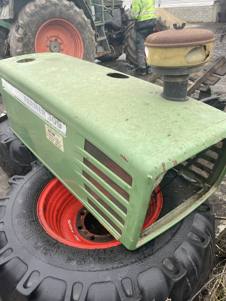 Fendt Farmer 309 - maska pokrywa silnika H309500020010 - Capot pour Tracteur agricole: photos 2 Fendt Farmer 309 - maska pokrywa silnika H309500020010 - Capot pour Tracteur agricole: photos 2