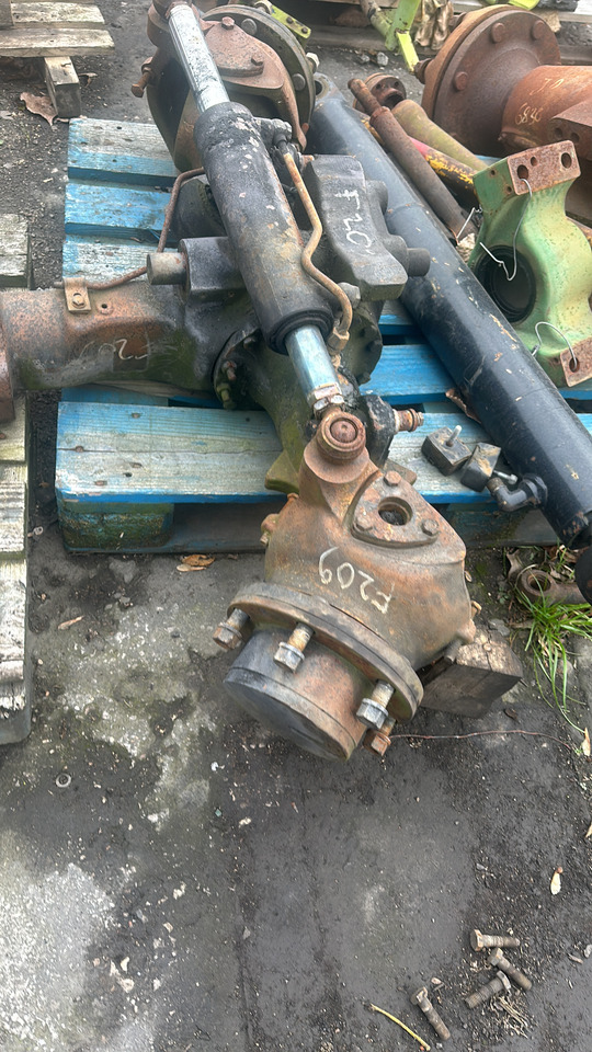 Fendt Vario 209 tms most przedni części. - Essieu avant pour Machine agricole: photos 1 Fendt Vario 209 tms most przedni części. - Essieu avant pour Machine agricole: photos 1