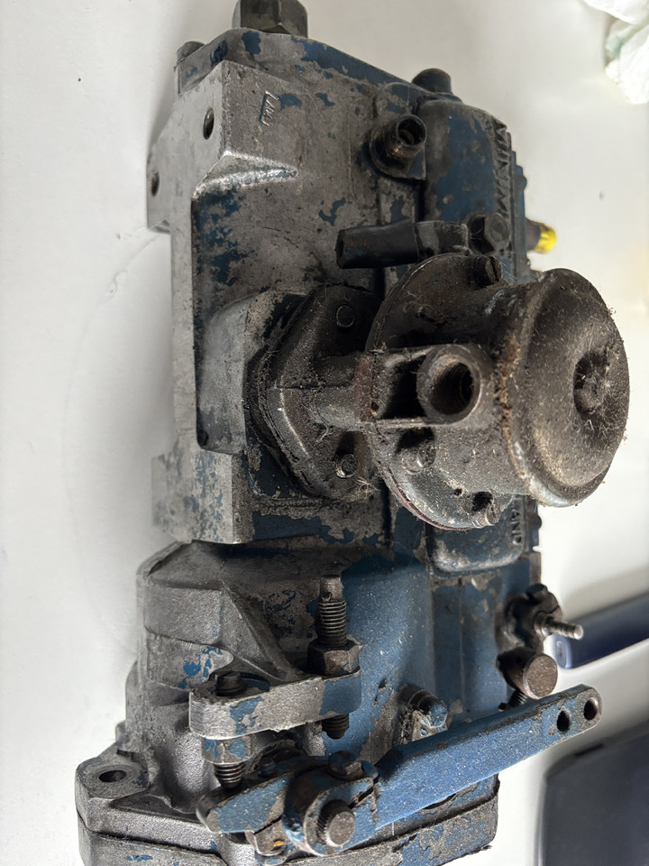 Ford TW25 - pompa wtryskowa paliwa - Pompe à carburant pour Machine agricole: photos 5 Ford TW25 - pompa wtryskowa paliwa - Pompe à carburant pour Machine agricole: photos 5