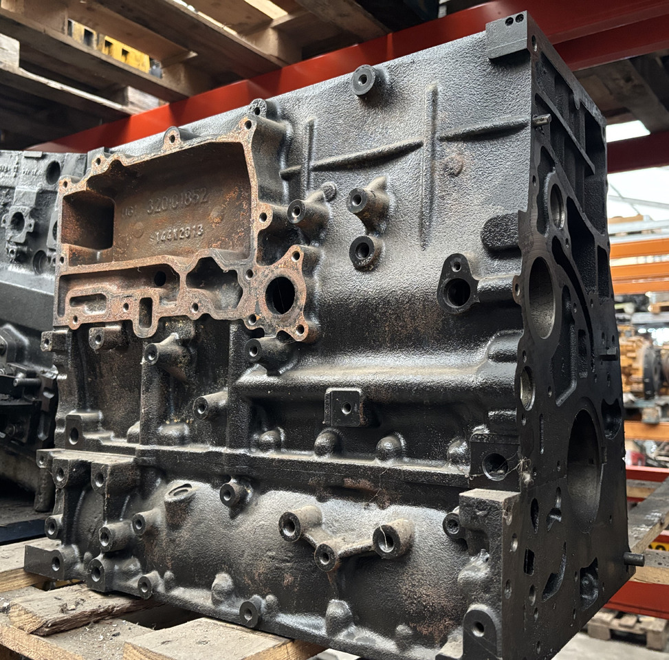 JCB 526-55 (32001852) Blok Silnika - Bloc-cylindres pour Machine agricole: photos 1 JCB 526-55 (32001852) Blok Silnika - Bloc-cylindres pour Machine agricole: photos 1