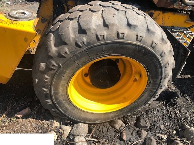 JCB 531-70 -Opona 460/70 R24 Felga 16x24 - Pneu pour Chariot télescopique: photos 1 JCB 531-70 -Opona 460/70 R24 Felga 16x24 - Pneu pour Chariot télescopique: photos 1