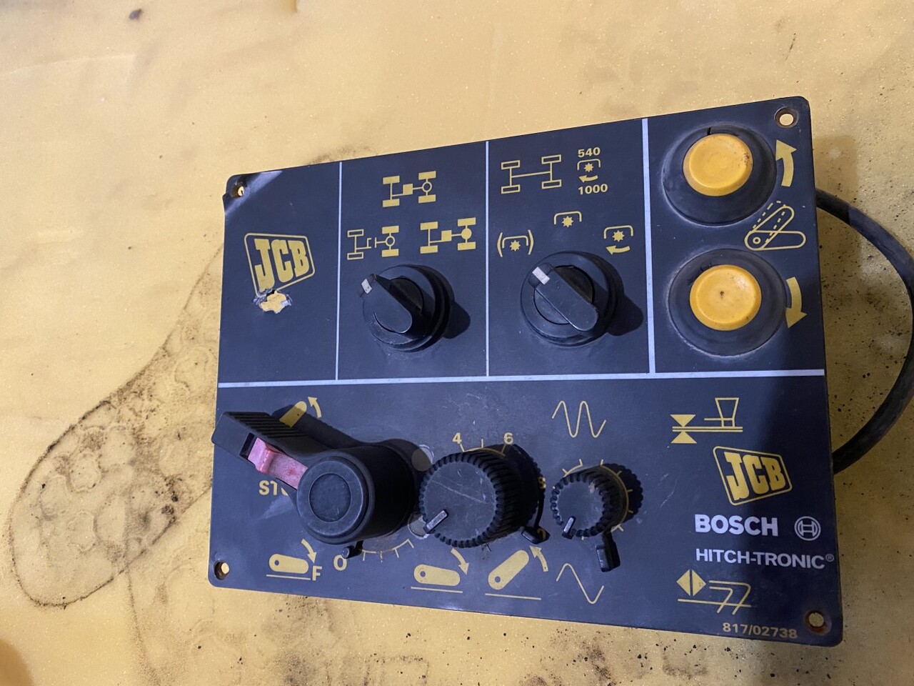 JCB FASTRAC Bosch Hitch Tronic 817/02738 - Panel de instrumentos pour Tracteur agricole: photos 1 JCB FASTRAC Bosch Hitch Tronic 817/02738 - Panel de instrumentos pour Tracteur agricole: photos 1