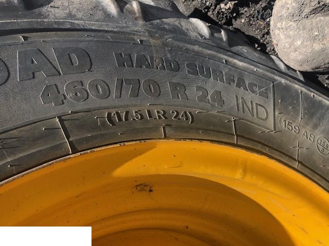 JCB - Koło ~ Opona 460/70 R24 - Felga 16x24 - Roue complète pour Matériel de manutention: photos 2 JCB - Koło ~ Opona 460/70 R24 - Felga 16x24 - Roue complète pour Matériel de manutention: photos 2
