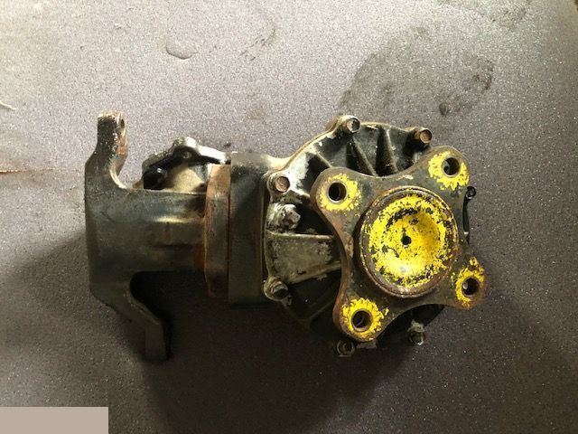 John Deere 2320 2720 4100 4110 - Most Przedni - Essieu avant pour Machine agricole: photos 1 John Deere 2320 2720 4100 4110 - Most Przedni - Essieu avant pour Machine agricole: photos 1