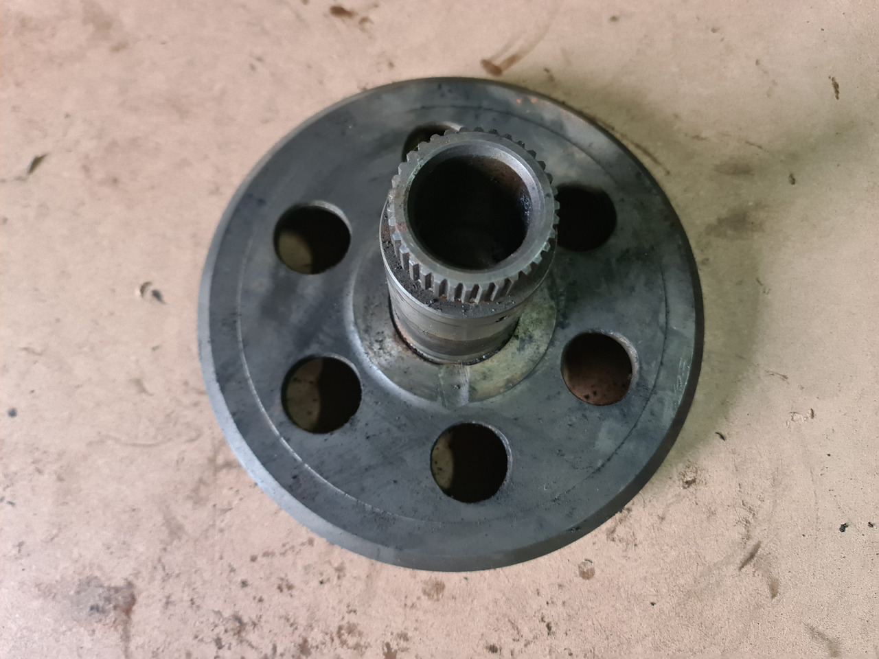 John Deere 4650, 4850 Wał Wejściowy z Przekładnią R70848 - Demi arbre pour Machine agricole: photos 2 John Deere 4650, 4850 Wał Wejściowy z Przekładnią R70848 - Demi arbre pour Machine agricole: photos 2