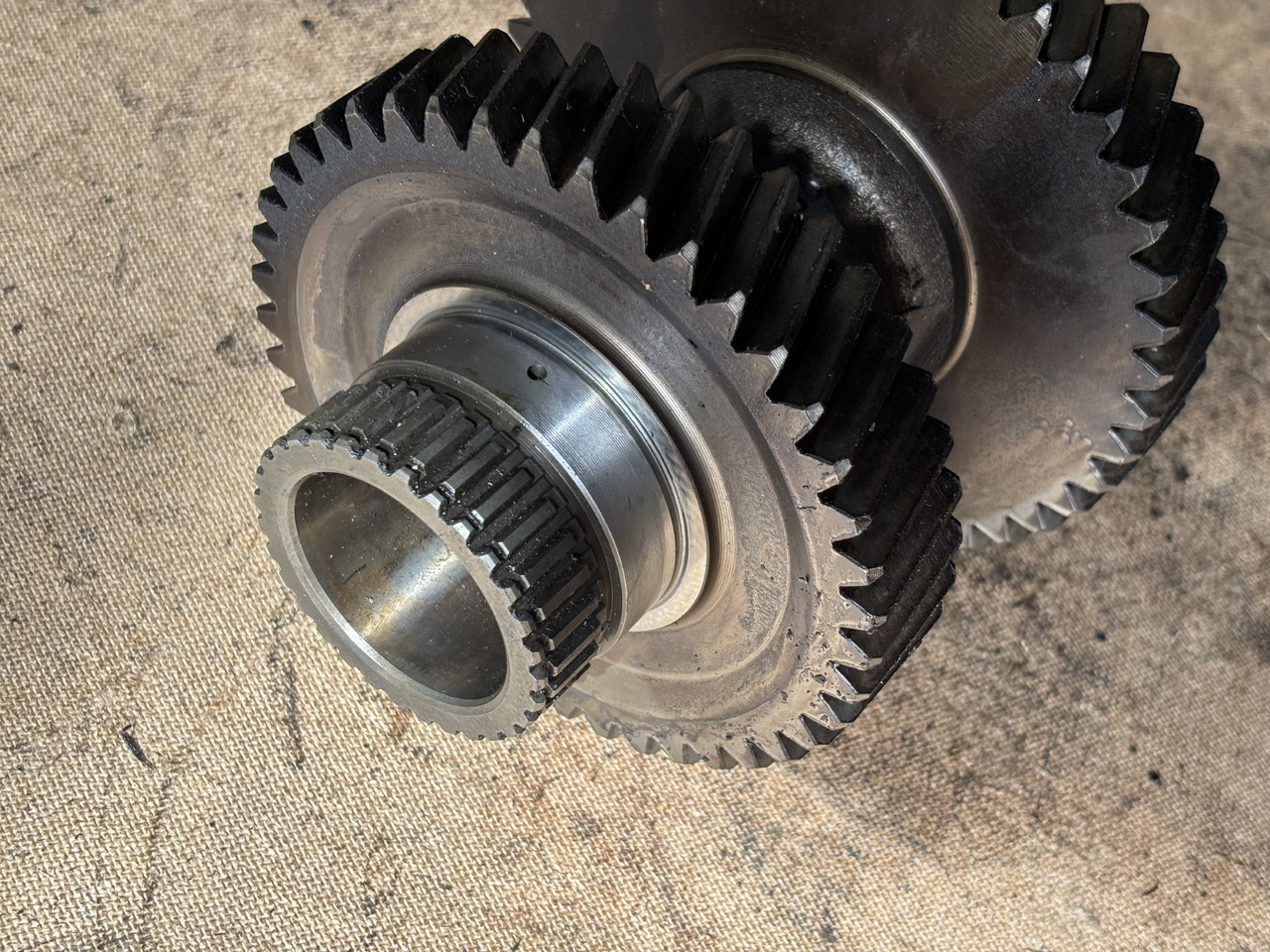 John Deere 6010 6110 6210 6300 6400 Wał Napędowy L78966 - Demi arbre pour Machine agricole: photos 2 John Deere 6010 6110 6210 6300 6400 Wał Napędowy L78966 - Demi arbre pour Machine agricole: photos 2