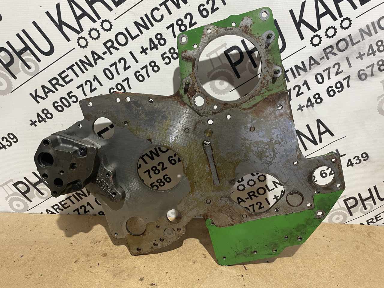 John Deere 6068 - pompa oleju RE564406 - Pompe à huile pour Machine agricole: photos 1 John Deere 6068 - pompa oleju RE564406 - Pompe à huile pour Machine agricole: photos 1