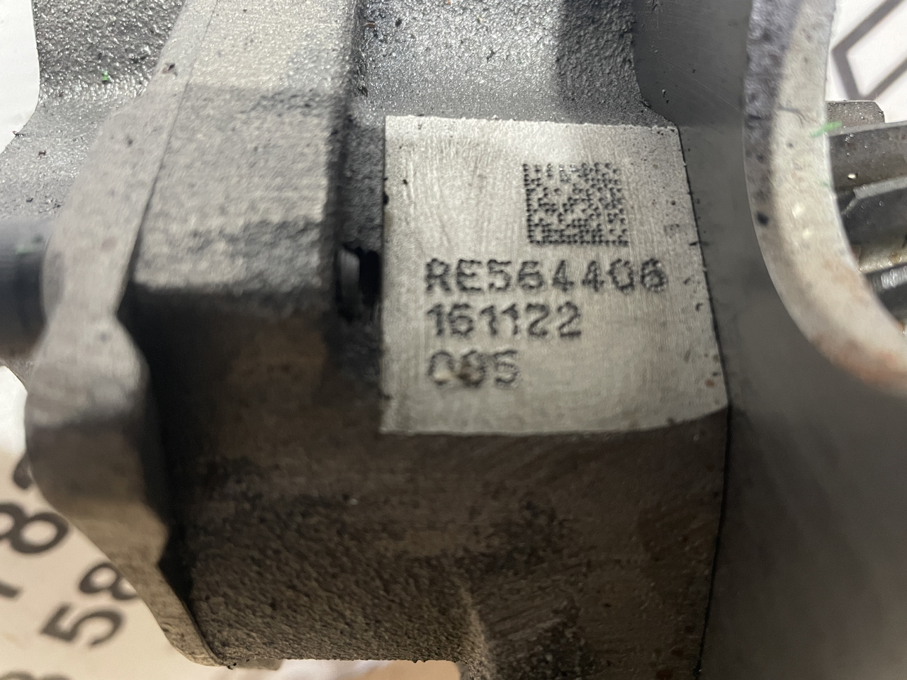 John Deere 6068 - pompa oleju RE564406 - Pompe à huile pour Machine agricole: photos 2 John Deere 6068 - pompa oleju RE564406 - Pompe à huile pour Machine agricole: photos 2