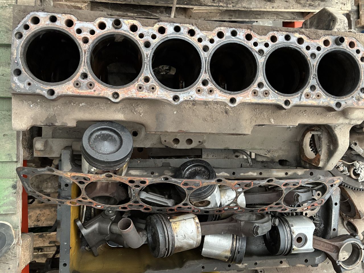 John Deere 6076 R109777 R109780 R109805 R109806 Cylinder Tłoki CZĘŚCI - Bloc-cylindres pour Machine agricole: photos 4 John Deere 6076 R109777 R109780 R109805 R109806 Cylinder Tłoki CZĘŚCI - Bloc-cylindres pour Machine agricole: photos 4