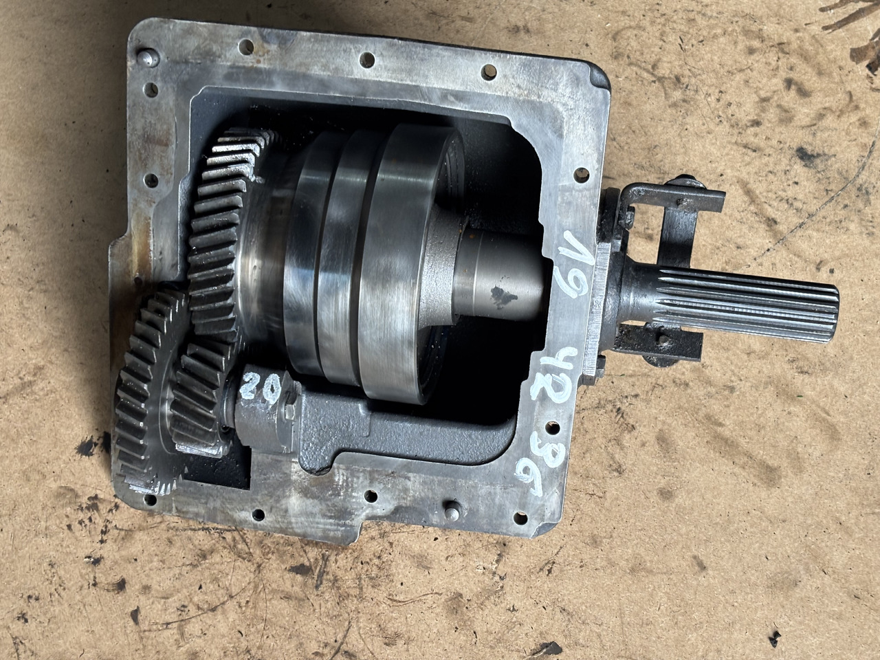 John Deere 6110, 6000, 6010 Przystawka Przedniego Napędu L76149 L101047 - Demi arbre pour Machine agricole: photos 4 John Deere 6110, 6000, 6010 Przystawka Przedniego Napędu L76149 L101047 - Demi arbre pour Machine agricole: photos 4