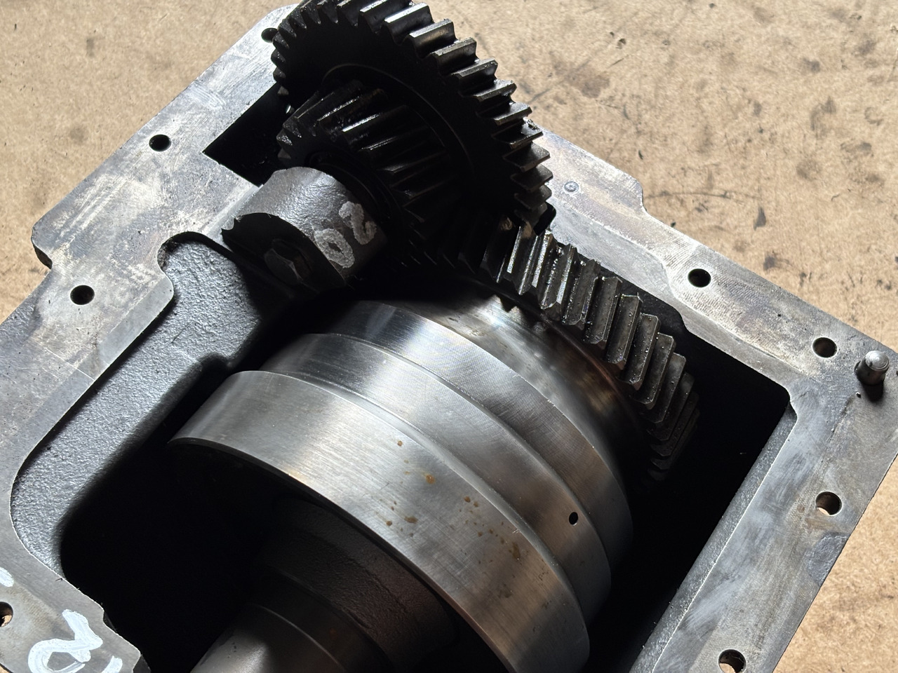 John Deere 6110, 6000, 6010 Przystawka Przedniego Napędu L76149 L101047 - Demi arbre pour Machine agricole: photos 2 John Deere 6110, 6000, 6010 Przystawka Przedniego Napędu L76149 L101047 - Demi arbre pour Machine agricole: photos 2