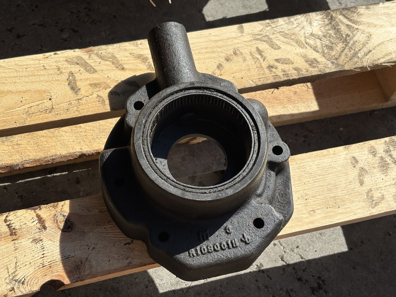 John Deere 6110 6130 6810 6910 7530 Obudowa Pompy Oleju Olejowej R109001 AL239894 - Pompe à huile pour Machine agricole: photos 1 John Deere 6110 6130 6810 6910 7530 Obudowa Pompy Oleju Olejowej R109001 AL239894 - Pompe à huile pour Machine agricole: photos 1