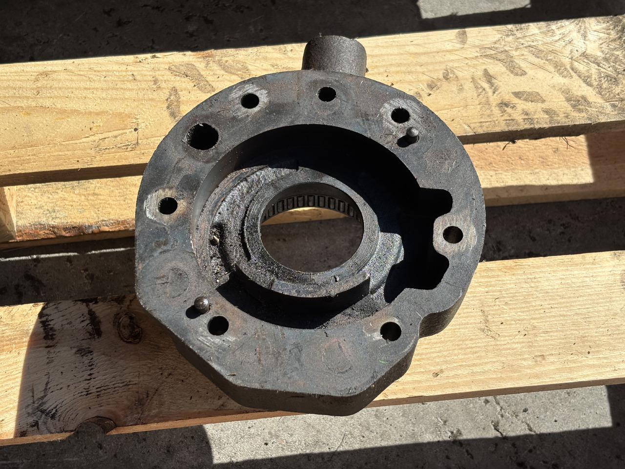 John Deere 6110 6130 6810 6910 7530 Obudowa Pompy Oleju Olejowej R109001 AL239894 - Pompe à huile pour Machine agricole: photos 2 John Deere 6110 6130 6810 6910 7530 Obudowa Pompy Oleju Olejowej R109001 AL239894 - Pompe à huile pour Machine agricole: photos 2