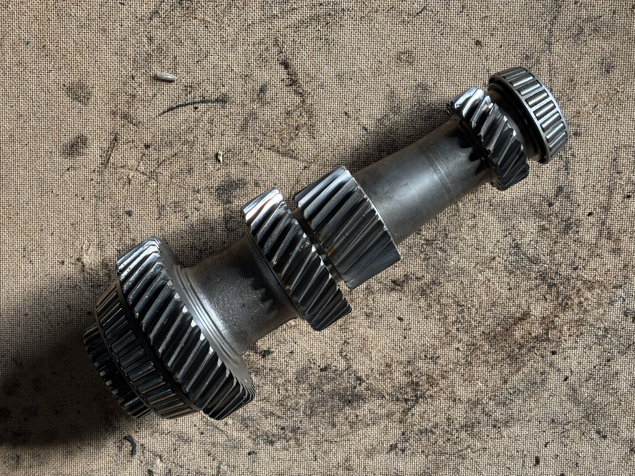 John Deere 6120 6220 Wał Napędowy L153401 - Demi arbre pour Machine agricole: photos 1 John Deere 6120 6220 Wał Napędowy L153401 - Demi arbre pour Machine agricole: photos 1