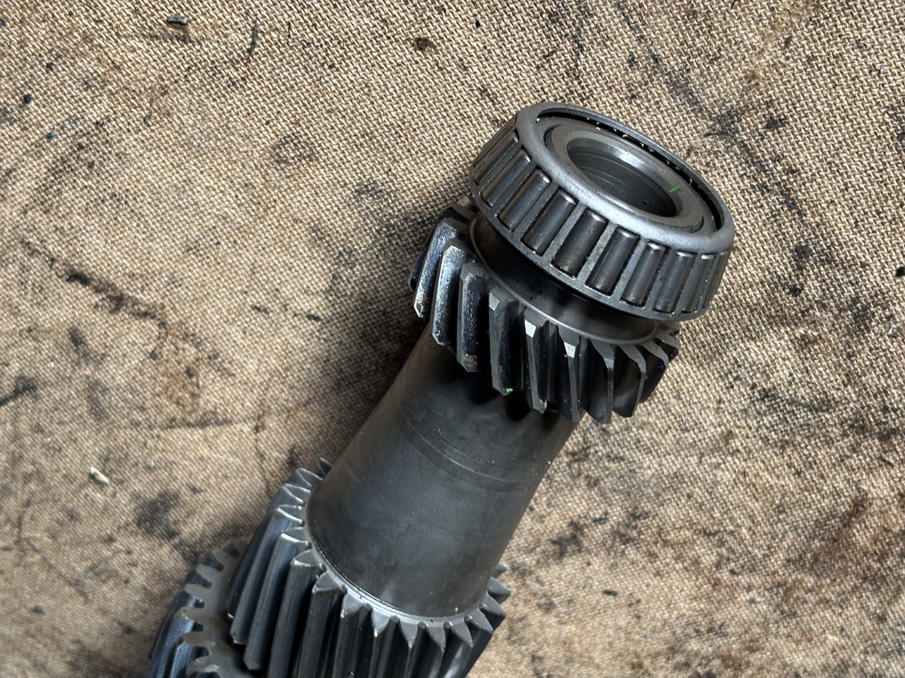 John Deere 6120 6220 Wał Napędowy L153401 - Demi arbre pour Machine agricole: photos 2 John Deere 6120 6220 Wał Napędowy L153401 - Demi arbre pour Machine agricole: photos 2