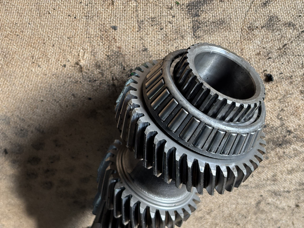 John Deere 6120 6220 Wał Napędowy L153401 - Demi arbre pour Machine agricole: photos 3 John Deere 6120 6220 Wał Napędowy L153401 - Demi arbre pour Machine agricole: photos 3