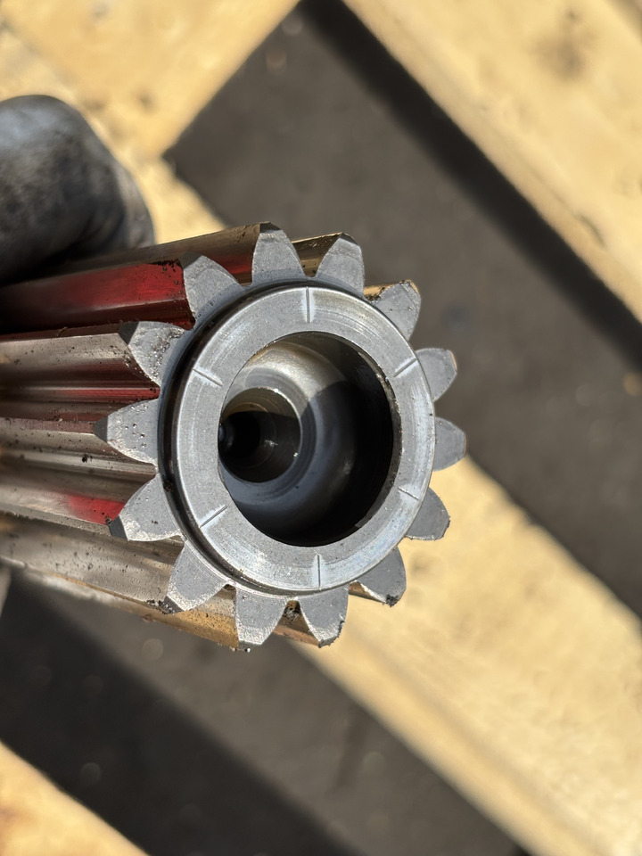 John Deere 6630 Wał Napędowy prawa strona L110821 - Demi arbre pour Machine agricole: photos 3 John Deere 6630 Wał Napędowy prawa strona L110821 - Demi arbre pour Machine agricole: photos 3