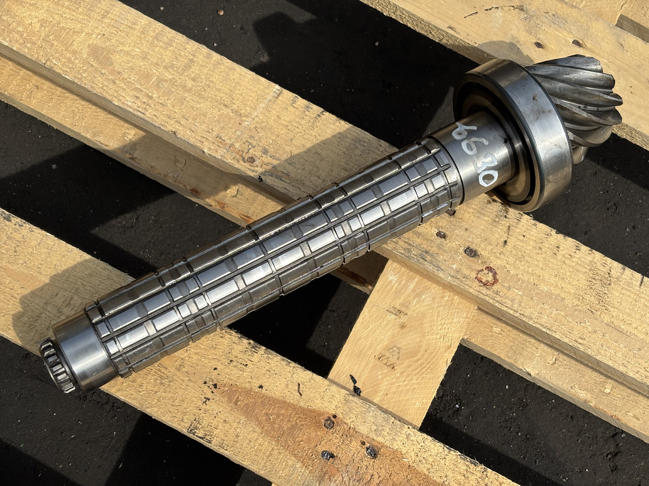 John Deere 6630 Wał napędowy skrzyni biegów L102628 - Demi arbre pour Machine agricole: photos 1 John Deere 6630 Wał napędowy skrzyni biegów L102628 - Demi arbre pour Machine agricole: photos 1