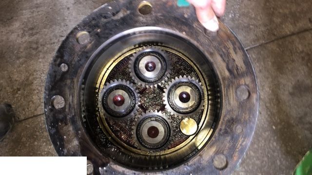 John Deere 6710 - Zwolnica - Moteur de translation pour Machine agricole: photos 1 John Deere 6710 - Zwolnica - Moteur de translation pour Machine agricole: photos 1