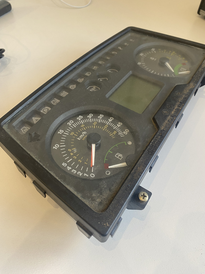 John Deere 6820S 6120 6220 6320 Autopower - zegary licznik deska - Panel de instrumentos pour Engins de chantier: photos 2 John Deere 6820S 6120 6220 6320 Autopower - zegary licznik deska - Panel de instrumentos pour Engins de chantier: photos 2