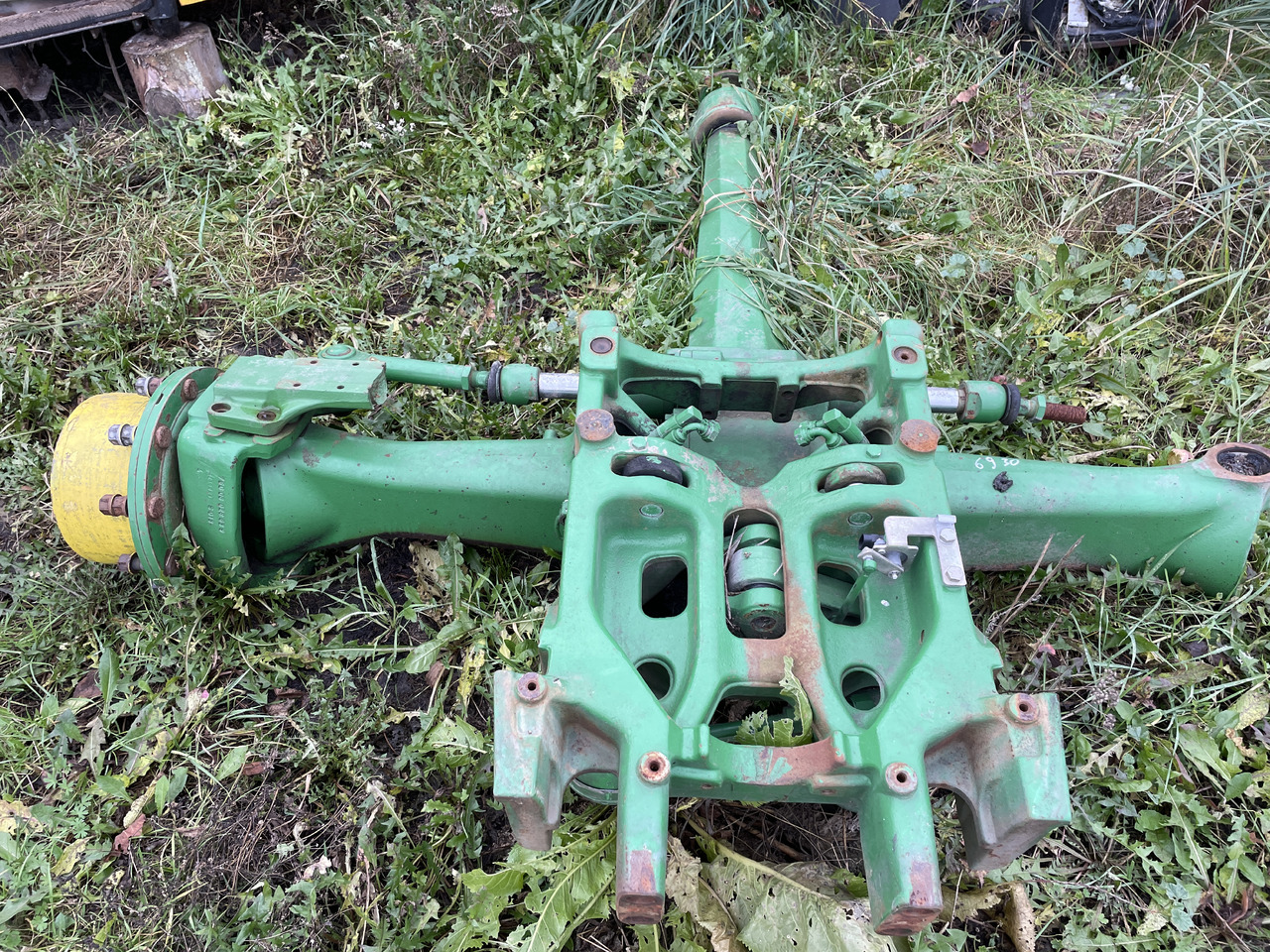 John Deere 6930 7730 - oś przednia - zwrotnica prawa L157366 75006028639 - Fusée d'essieu pour Machine agricole: photos 1 John Deere 6930 7730 - oś przednia - zwrotnica prawa L157366 75006028639 - Fusée d'essieu pour Machine agricole: photos 1