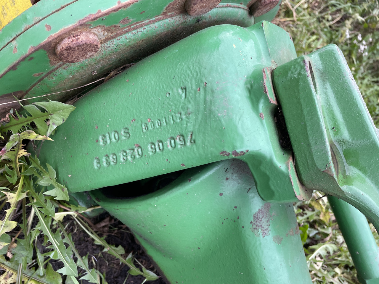 John Deere 6930 7730 - oś przednia - zwrotnica prawa L157366 75006028639 - Fusée d'essieu pour Machine agricole: photos 2 John Deere 6930 7730 - oś przednia - zwrotnica prawa L157366 75006028639 - Fusée d'essieu pour Machine agricole: photos 2