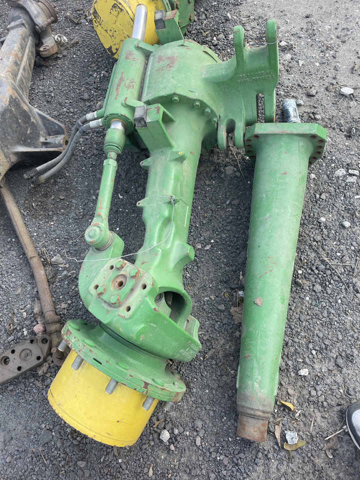 John Deere 6xxxM 6xxxR - oś przednia - zwrotnica prawa L220174 - Fusée d'essieu pour Machine agricole: photos 1 John Deere 6xxxM 6xxxR - oś przednia - zwrotnica prawa L220174 - Fusée d'essieu pour Machine agricole: photos 1