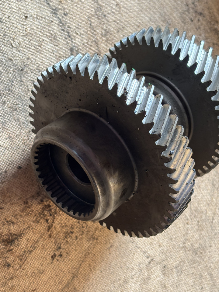 John Deere 7220 7320 Wał L115869 L156144 - Demi arbre pour Machine agricole: photos 3 John Deere 7220 7320 Wał L115869 L156144 - Demi arbre pour Machine agricole: photos 3