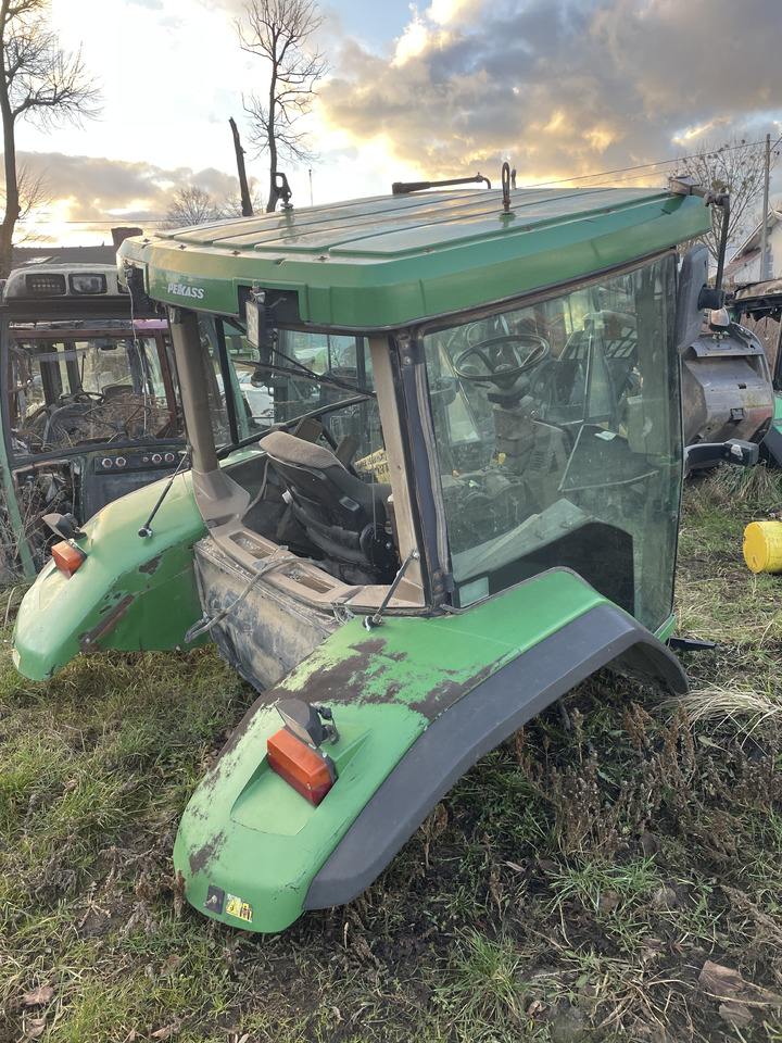 John Deere 8210 - kabina dach fotel błotniki plastiki lampy - Cabine pour Machine agricole: photos 5 John Deere 8210 - kabina dach fotel błotniki plastiki lampy - Cabine pour Machine agricole: photos 5