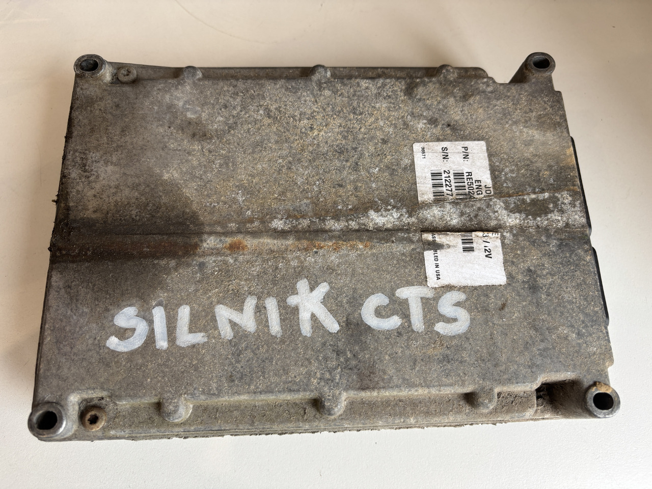 John Deere CTS - sterownik silnika L3 12V RE502404 - Bloc de gestion pour Machine agricole: photos 1 John Deere CTS - sterownik silnika L3 12V RE502404 - Bloc de gestion pour Machine agricole: photos 1