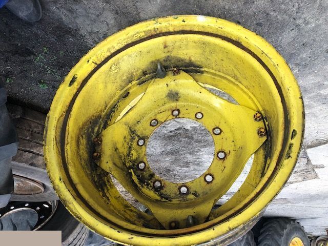 John Deere - Felga 15x28 - Jante pour Machine agricole: photos 2 John Deere - Felga 15x28 - Jante pour Machine agricole: photos 2