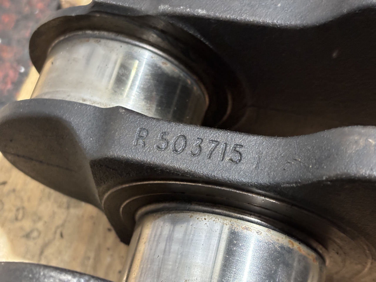 John Deere R503715 RE506195 HRE-506195 NRE506195 TR503715 Wał Korbowy - Vilebrequin pour Machine agricole: photos 1 John Deere R503715 RE506195 HRE-506195 NRE506195 TR503715 Wał Korbowy - Vilebrequin pour Machine agricole: photos 1