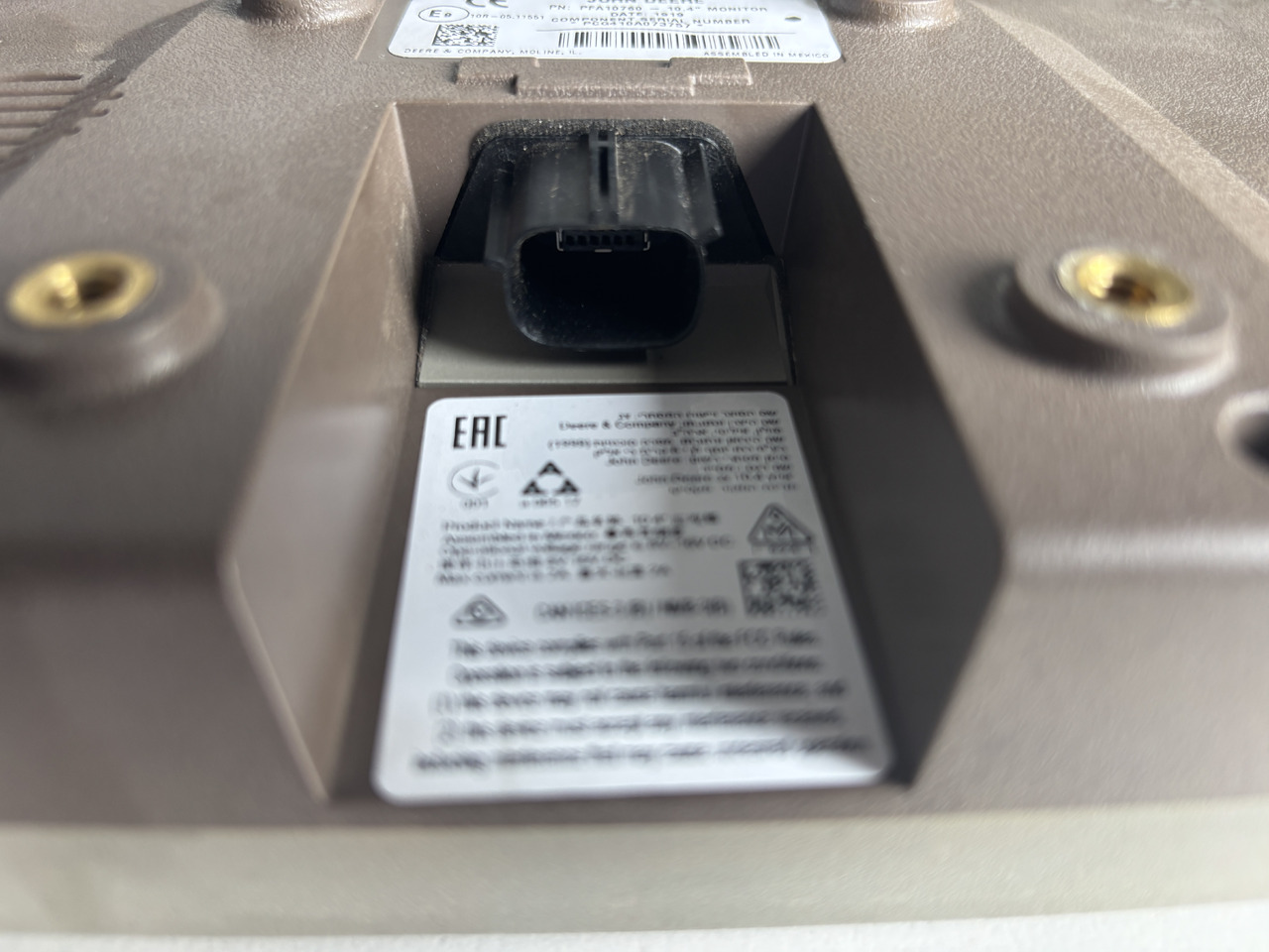 John Deere - monitor terminal 10,4" PFA10760 - Cabine et intérieur pour Machine agricole: photos 2 John Deere - monitor terminal 10,4" PFA10760 - Cabine et intérieur pour Machine agricole: photos 2