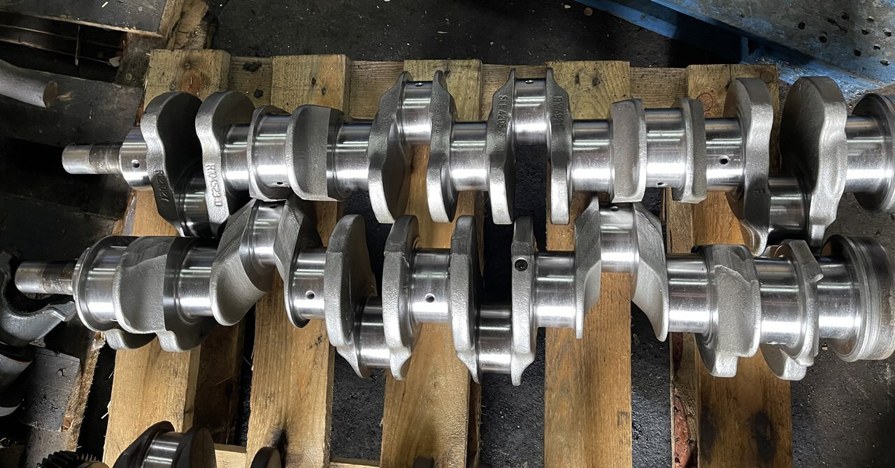 John Deere-wał korbowy/John Deere 6800 wał korbowy R126921 - Vilebrequin pour Machine agricole: photos 1 John Deere-wał korbowy/John Deere 6800 wał korbowy R126921 - Vilebrequin pour Machine agricole: photos 1